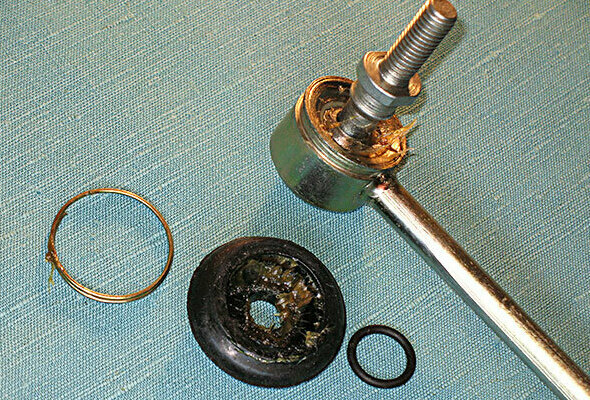 Конструкция стойки стабилизатора