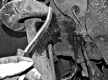 очистка резьбы и гайки крепления стоек стабилизатора АТР как очистить резьбу стойки стабилизатораАТР